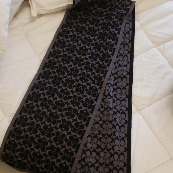 Scarf - Picture 1 of 3